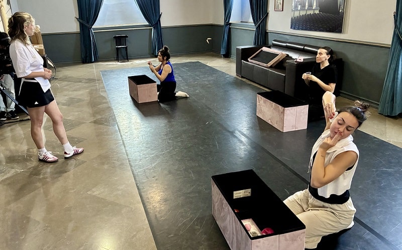 Nora Cantero ensaya ‘Beauty and violence’, un alegato contra la imposición de la belleza