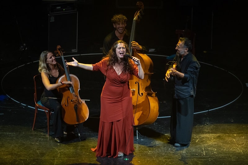 Poesía, voz, emoción y verdad