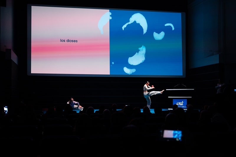 La imagen de la Noche en Blanco 2024 se inspira en la obra surrealista de&nbsp;Magritt