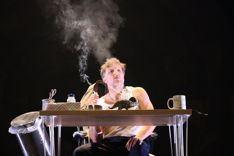 ‘CRACK’ lleva al Teatro Cánovas la adicción que se esconde tras una vida aparentemente normal